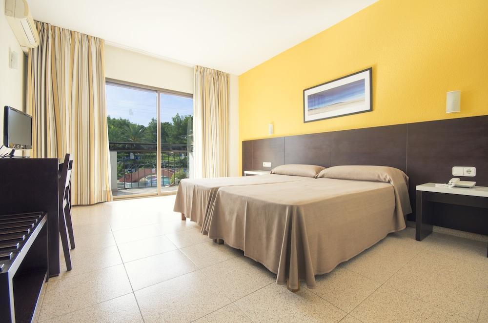 Azuline Hoteles Mar Amantis & II Sant Antoni de Portmany Dış mekan fotoğraf