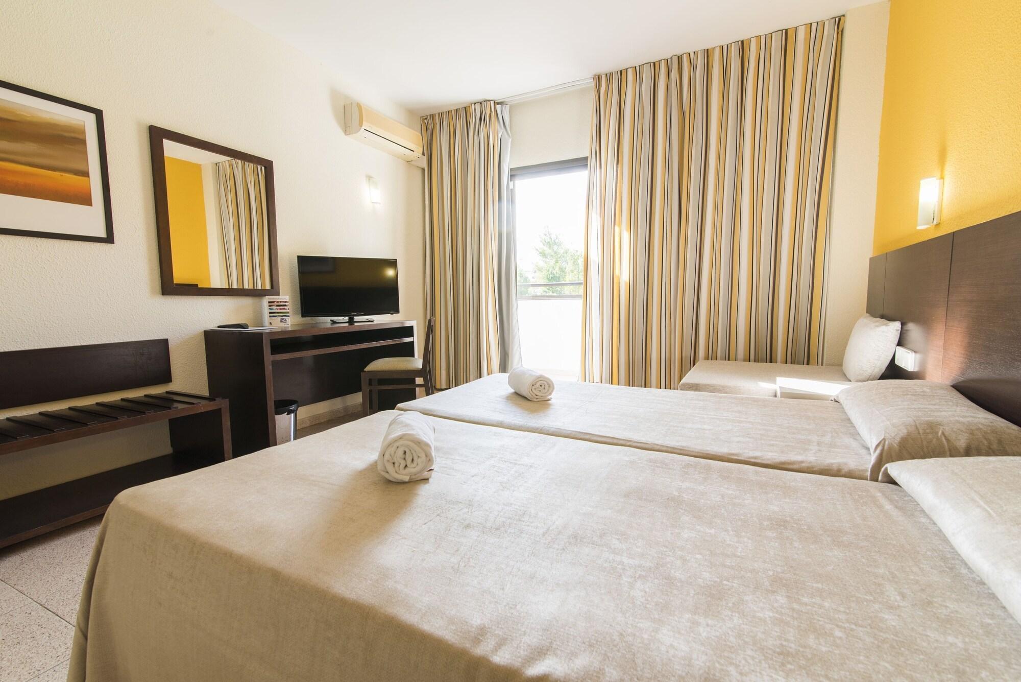 Azuline Hoteles Mar Amantis & II Sant Antoni de Portmany Dış mekan fotoğraf