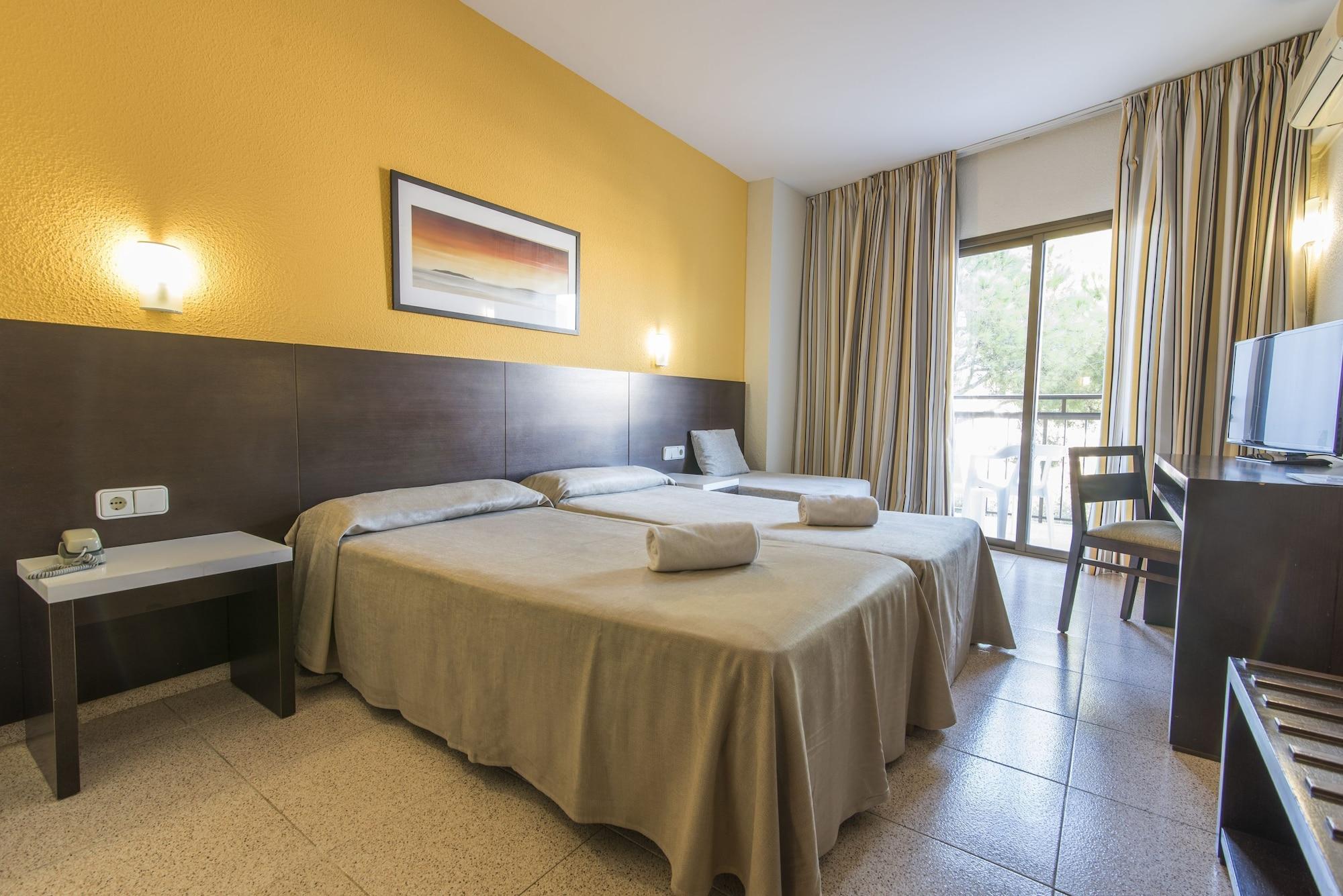 Azuline Hoteles Mar Amantis & II Sant Antoni de Portmany Dış mekan fotoğraf
