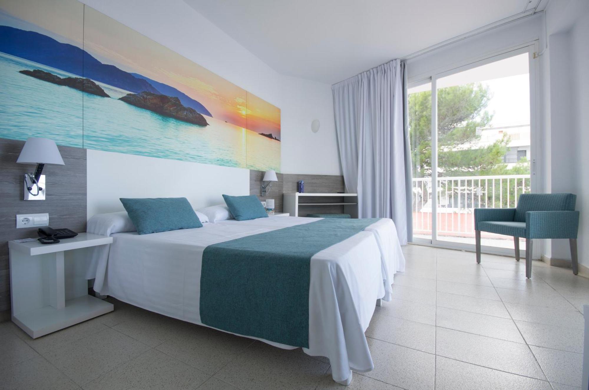 Azuline Hoteles Mar Amantis & II Sant Antoni de Portmany Oda fotoğraf