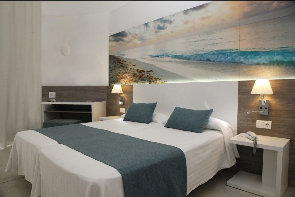 Azuline Hoteles Mar Amantis & II Sant Antoni de Portmany Dış mekan fotoğraf