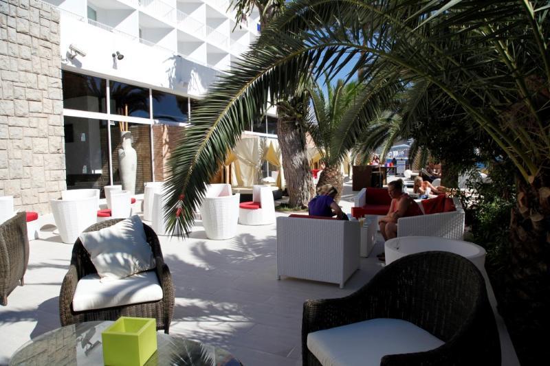 Azuline Hoteles Mar Amantis & II Sant Antoni de Portmany Dış mekan fotoğraf