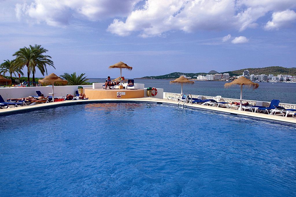 Azuline Hoteles Mar Amantis & II Sant Antoni de Portmany Dış mekan fotoğraf